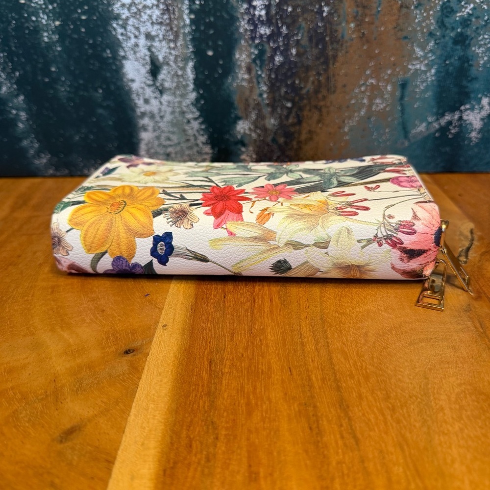 Cottagecore Botanical Garden Double
Zip-Around Wallet – White Faux Leather EUC - Picture 6 of 12